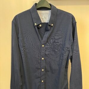 Men’s button down banana republic shirt